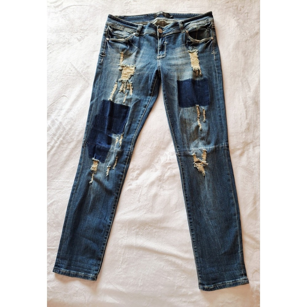 PREMIERE by rue21 Junior's Low Rise Skinny Jeans Blue Distressed Patch Stretch